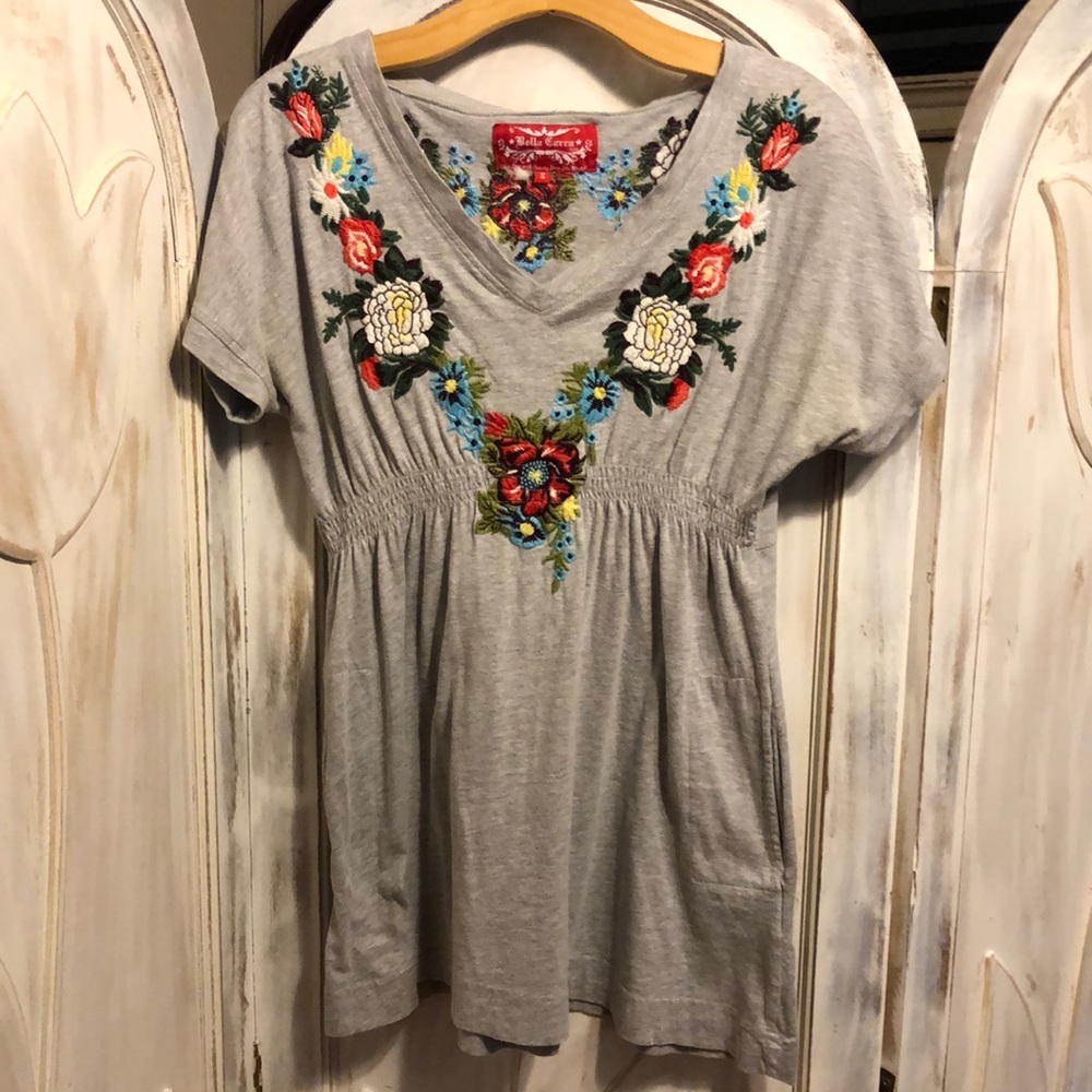 T-shirt tunic with floral embroidered detail